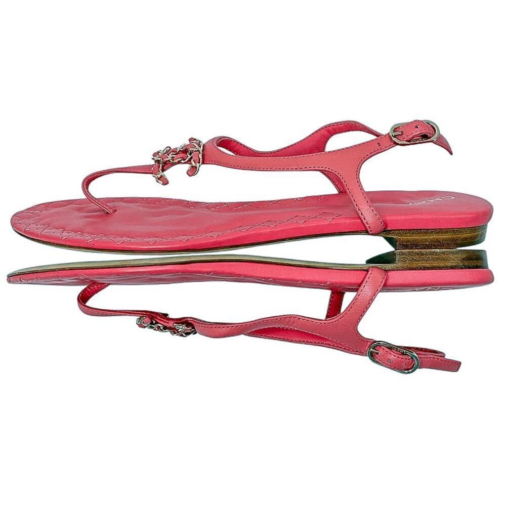 Chanel Interlocking C Pink Leather Thong Flat Sandals Gold Chain Detail EU 38 - Picture 5 of 10